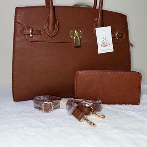 New Brown Handbag w/matching purse.
